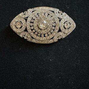 Elegant antique Silver Brooch with Intricate Design